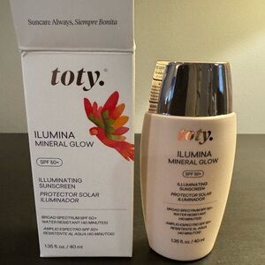 Toty Ilumina Mineral Glow SPF 50 Illuminating Sunscreen 1.35 oz 40 ml Full Size